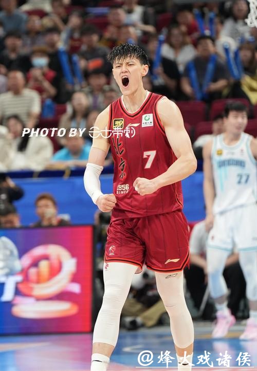 曾凡博决定留国内!首钢豪掷1100万,这待遇谁能承受 曾凡博决定留国内!首钢豪掷1100万,这待遇谁能承受